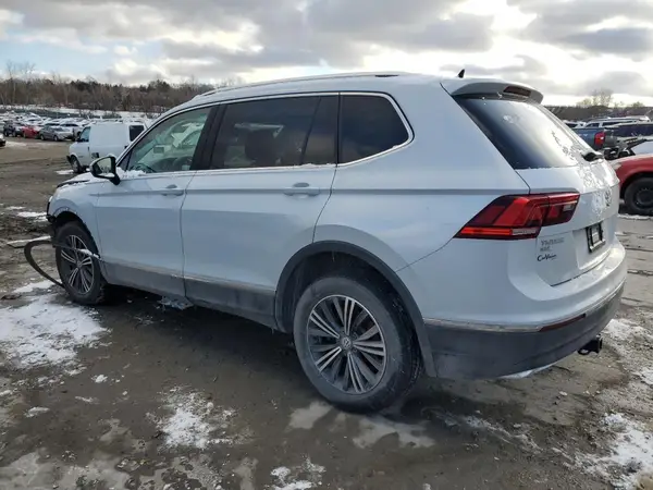 3VV2B7AX6JM119940 2018 VOLKSWAGEN TIGUAN - Image 2
