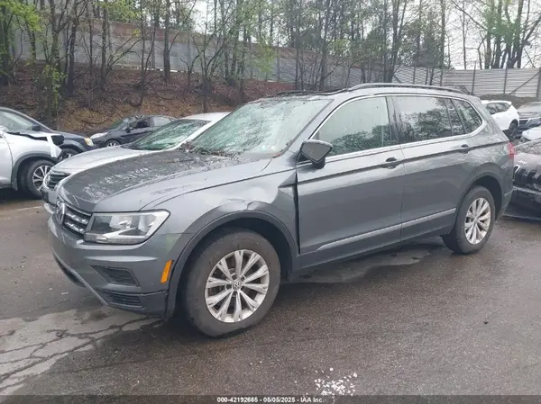 3VV2B7AX6JM131487 2018 VOLKSWAGEN TIGUAN - Image 2