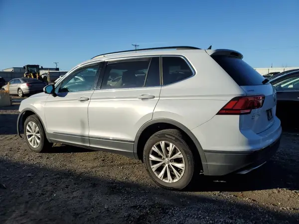 3VV2B7AX6JM138231 2018 VOLKSWAGEN TIGUAN - Image 2