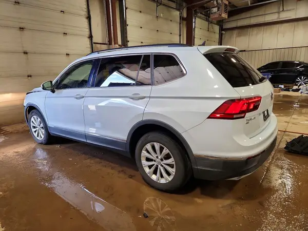 3VV2B7AX6JM144952 2018 VOLKSWAGEN TIGUAN - Image 2
