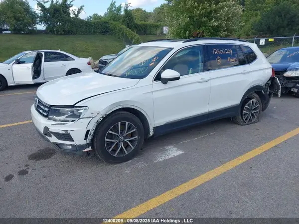 3VV2B7AX6JM145695 2018 VOLKSWAGEN TIGUAN - Image 2