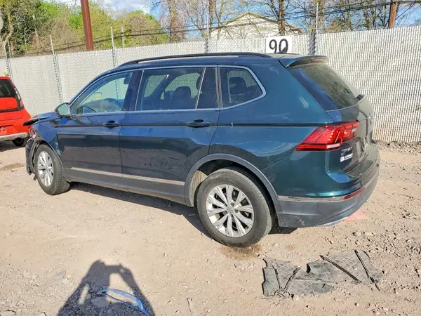 3VV2B7AX6JM150508 2018 VOLKSWAGEN TIGUAN - Image 2