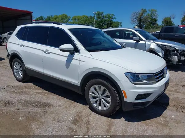 3VV2B7AX6JM166532 2018 VOLKSWAGEN TIGUAN - Image 1
