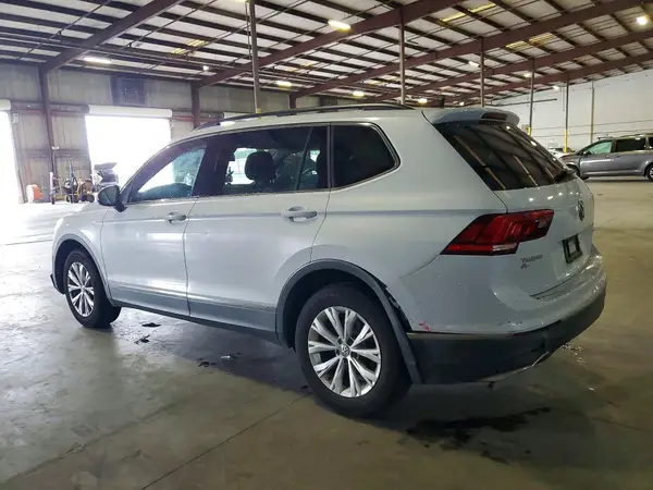3VV2B7AX6JM169091 2018 VOLKSWAGEN TIGUAN - Image 2