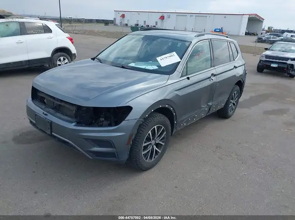3VV2B7AX6JM191785 2018 VOLKSWAGEN TIGUAN - Image 2