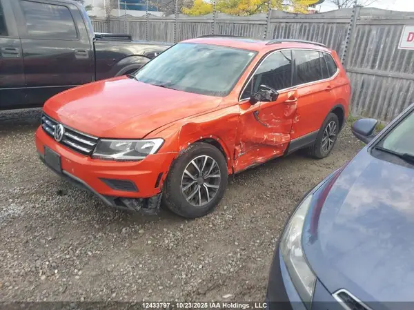 3VV2B7AX6JM205006 2018 VOLKSWAGEN TIGUAN - Image 2