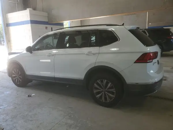 3VV2B7AX6JM207919 2018 VOLKSWAGEN TIGUAN - Image 2