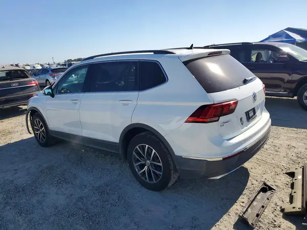 3VV2B7AX6JM220217 2018 VOLKSWAGEN TIGUAN - Image 2