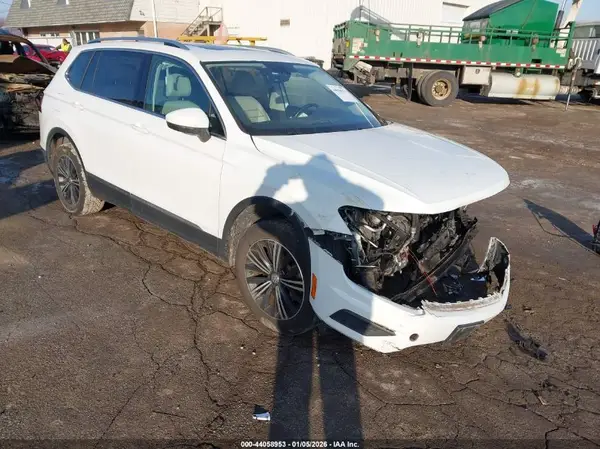 3VV2B7AX6KM022013 2019 VOLKSWAGEN TIGUAN - Image 1