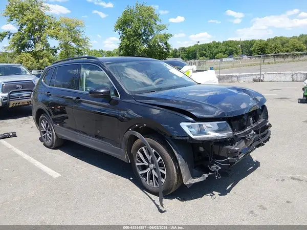 3VV2B7AX6KM138201 2019 VOLKSWAGEN TIGUAN - Image 1