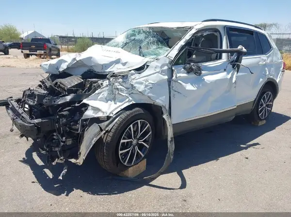 3VV2B7AX6LM043638 2020 VOLKSWAGEN TIGUAN - Image 2