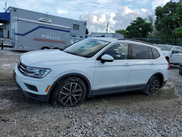 3VV2B7AX6LM064909 2020 VOLKSWAGEN TIGUAN - Image 1