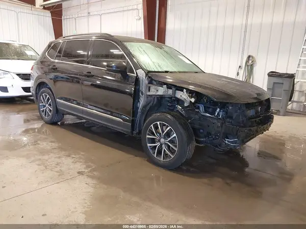 3VV2B7AX6LM080530 2020 VOLKSWAGEN TIGUAN - Image 1