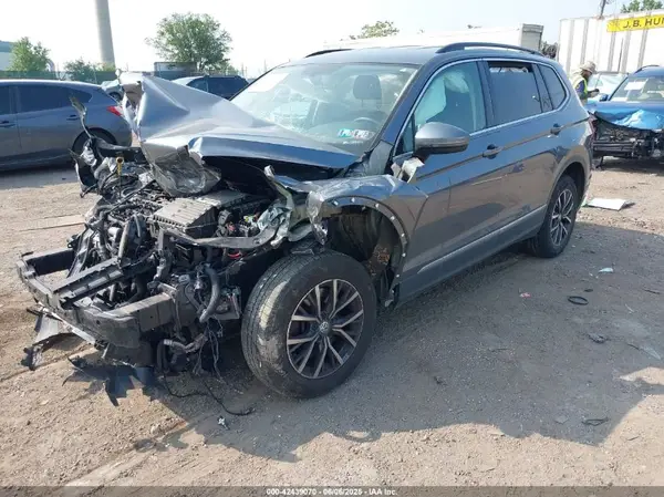 3VV2B7AX6LM091334 2020 VOLKSWAGEN TIGUAN - Image 2