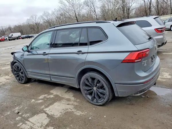 3VV2B7AX6LM105863 2020 VOLKSWAGEN TIGUAN - Image 2