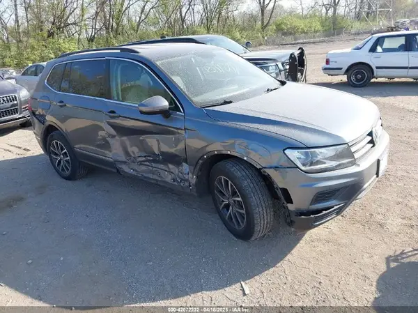 3VV2B7AX6LM108682 2020 VOLKSWAGEN TIGUAN - Image 1