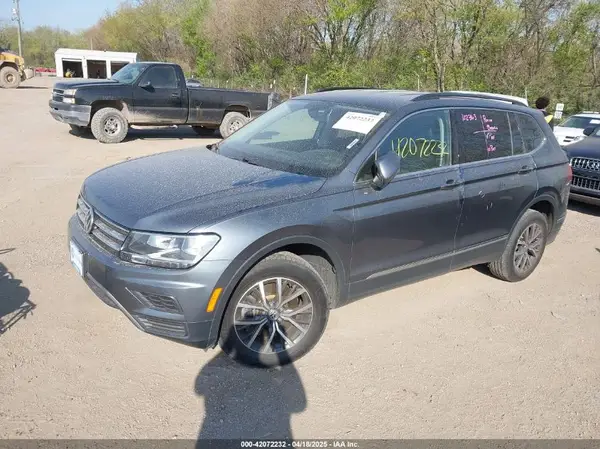 3VV2B7AX6LM108682 2020 VOLKSWAGEN TIGUAN - Image 2