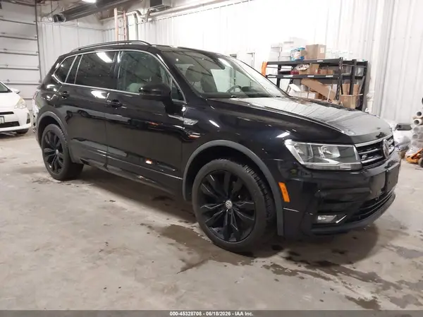 3VV2B7AX6LM113221 2020 VOLKSWAGEN TIGUAN - Image 1