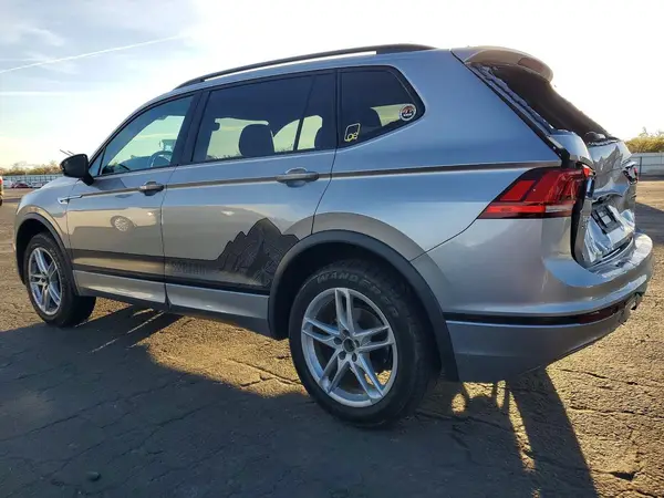 3VV2B7AX6LM174844 2020 VOLKSWAGEN TIGUAN - Image 2
