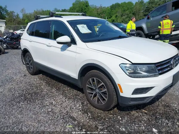 3VV2B7AX6MM040076 2021 VOLKSWAGEN TIGUAN - Image 1