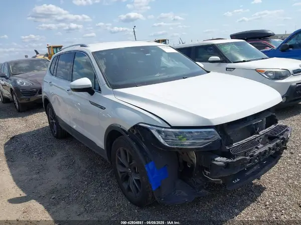 3VV2B7AX6NM135044 2022 VOLKSWAGEN TIGUAN - Image 1