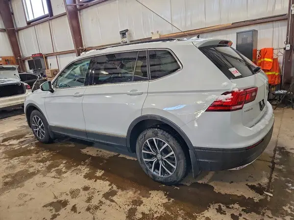 3VV2B7AX7JM021662 2018 VOLKSWAGEN TIGUAN - Image 2