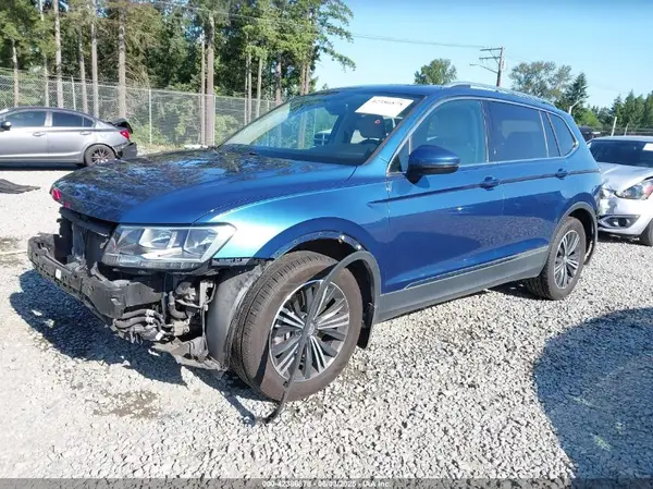3VV2B7AX7JM029275 2018 VOLKSWAGEN TIGUAN - Image 2