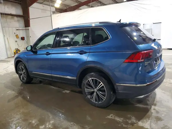 3VV2B7AX7JM035061 2018 VOLKSWAGEN TIGUAN - Image 2