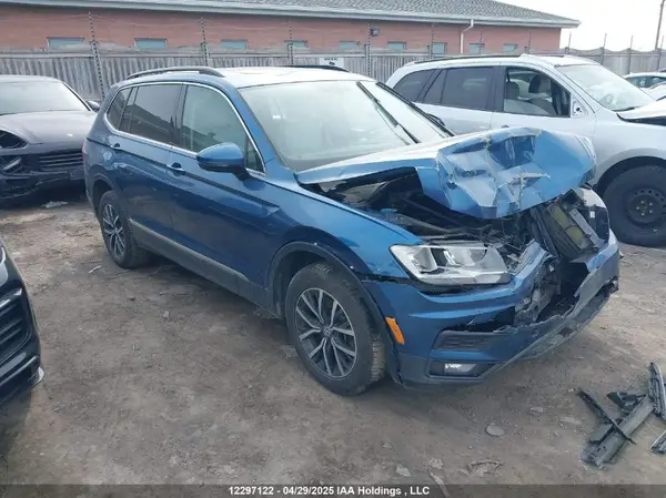 3VV2B7AX7JM050482 2018 VOLKSWAGEN TIGUAN - Image 1