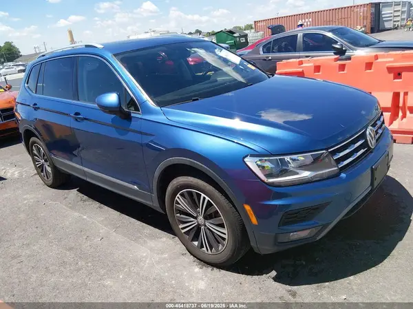 3VV2B7AX7JM057822 2018 VOLKSWAGEN TIGUAN - Image 1
