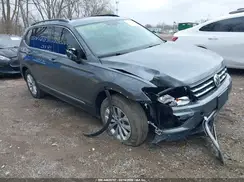 3VV2B7AX7JM059988 2018 VOLKSWAGEN TIGUAN