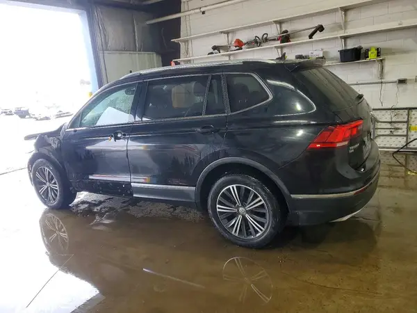 3VV2B7AX7JM066228 2018 VOLKSWAGEN TIGUAN - Image 2