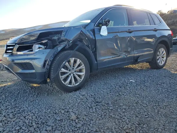 3VV2B7AX7JM092196 2018 VOLKSWAGEN TIGUAN - Image 1