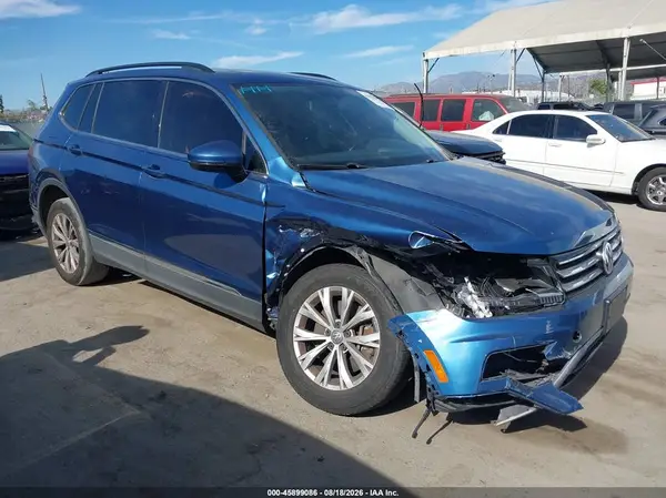 3VV2B7AX7JM101804 2018 VOLKSWAGEN TIGUAN - Image 1