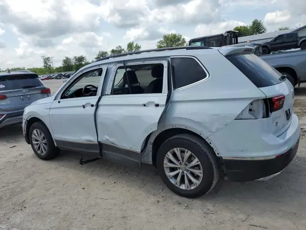 3VV2B7AX7JM107215 2018 VOLKSWAGEN TIGUAN - Image 2