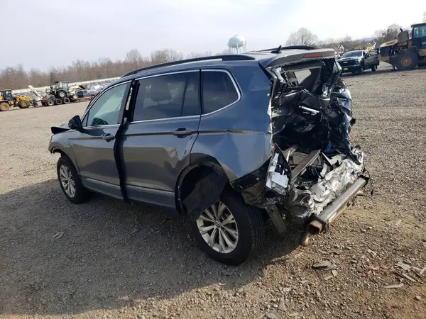 3VV2B7AX7JM113189 2018 VOLKSWAGEN TIGUAN - Image 2
