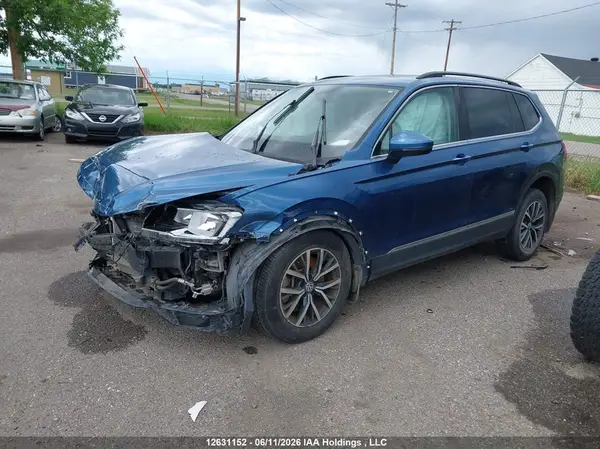 3VV2B7AX7JM121518 2018 VOLKSWAGEN TIGUAN - Image 2