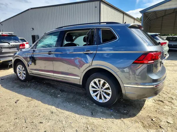 3VV2B7AX7JM123673 2018 VOLKSWAGEN TIGUAN - Image 2