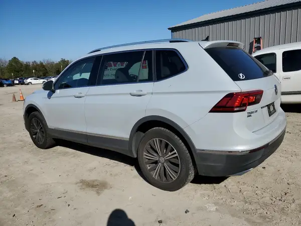 3VV2B7AX7JM132504 2018 VOLKSWAGEN TIGUAN - Image 2