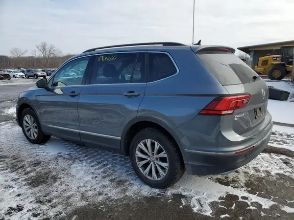 3VV2B7AX7JM133684 2018 VOLKSWAGEN TIGUAN - Image 2