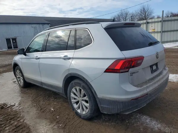 3VV2B7AX7JM133796 2018 VOLKSWAGEN TIGUAN - Image 2