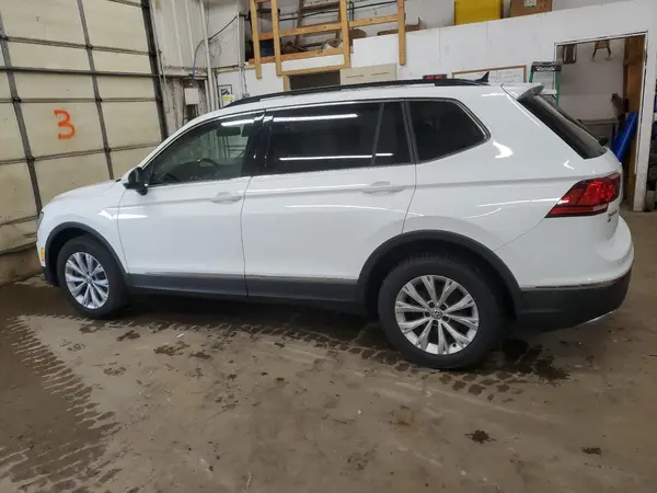3VV2B7AX7JM140246 2018 VOLKSWAGEN TIGUAN - Image 2