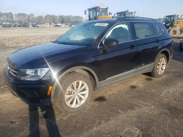 3VV2B7AX7JM141526 2018 VOLKSWAGEN TIGUAN - Image 1