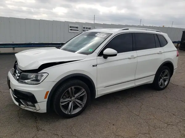 3VV2B7AX7JM144135 2018 VOLKSWAGEN TIGUAN - Image 1