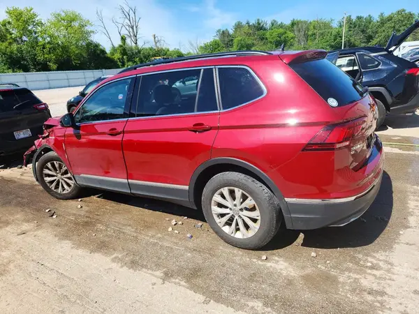 3VV2B7AX7JM148900 2018 VOLKSWAGEN TIGUAN - Image 2