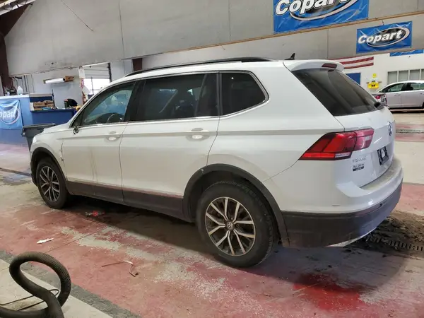 3VV2B7AX7JM154471 2018 VOLKSWAGEN TIGUAN - Image 2