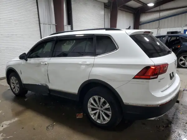 3VV2B7AX7JM155099 2018 VOLKSWAGEN TIGUAN - Image 2