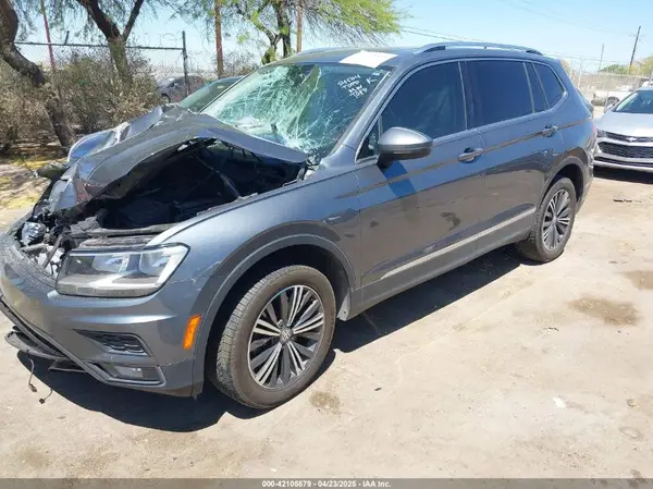3VV2B7AX7JM177796 2018 VOLKSWAGEN TIGUAN - Image 2