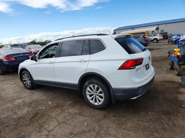 3VV2B7AX7JM180424 2018 VOLKSWAGEN TIGUAN - Image 2