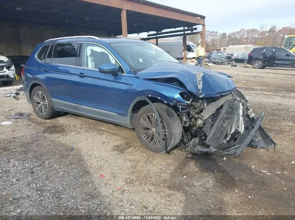 3VV2B7AX7JM185817 2018 VOLKSWAGEN TIGUAN - Image 1